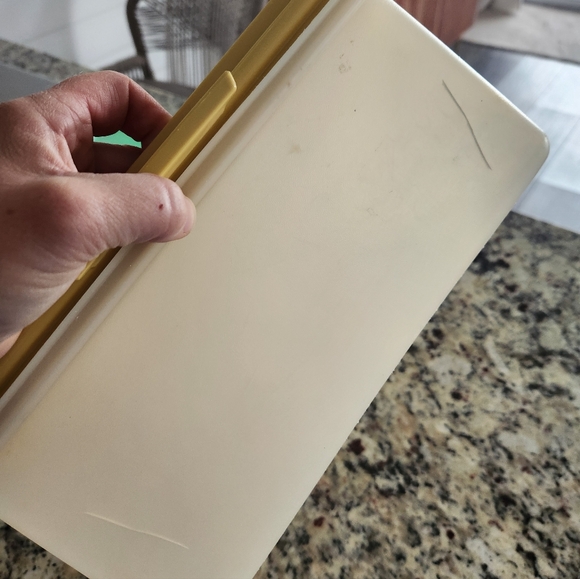 Green Tupperware Rectangular Storage Container - Picture 5 of 7